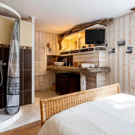 La De Bébert - Marie En Lys Bed & Breakfast 3*